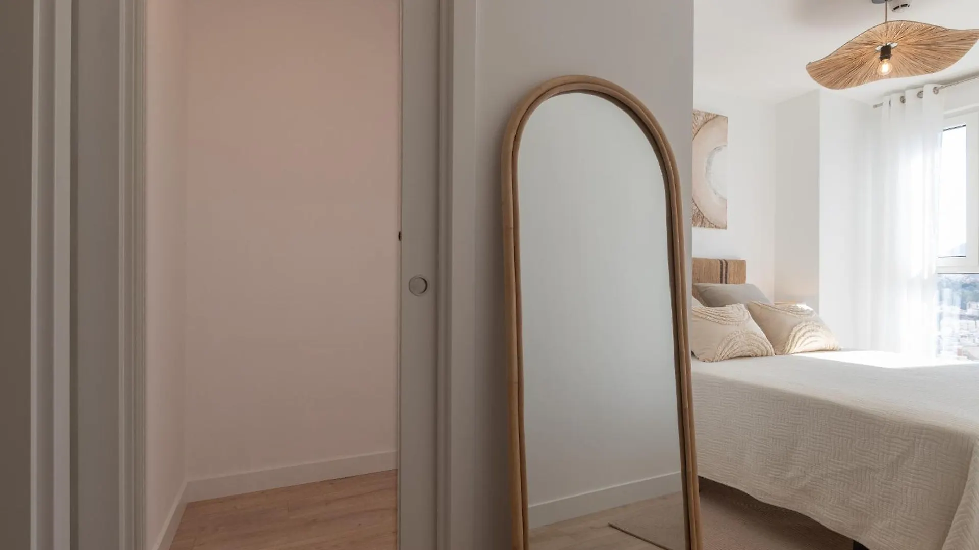 Unique Three-Bedroom Apartment In The Heart Of Malaga 0*,